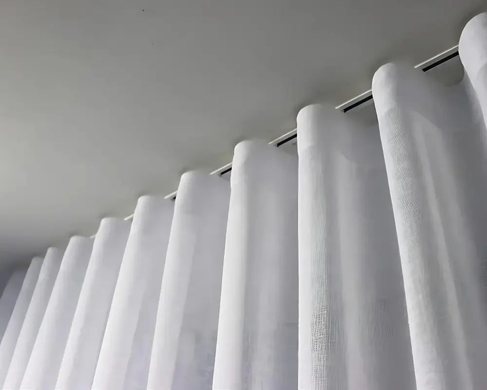 Modern ceiling track for curtains from LUXWORLD Series 70 Recess, designed for sleek, stylish window drapery.