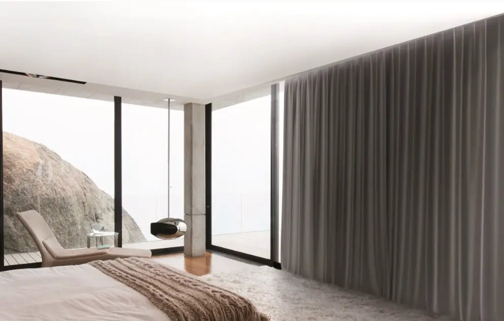 LUXWORLD Smofy Glydea™ ULTRA Curtain Tracks 60e S wave for curtains and drapes, showcasing a sleek, curved design for elegant window treatments.